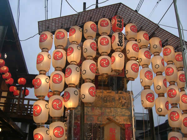 祇園祭鉾立