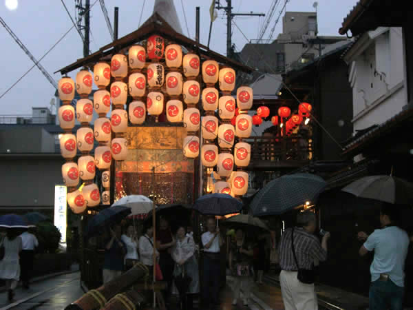 祇園祭鉾立